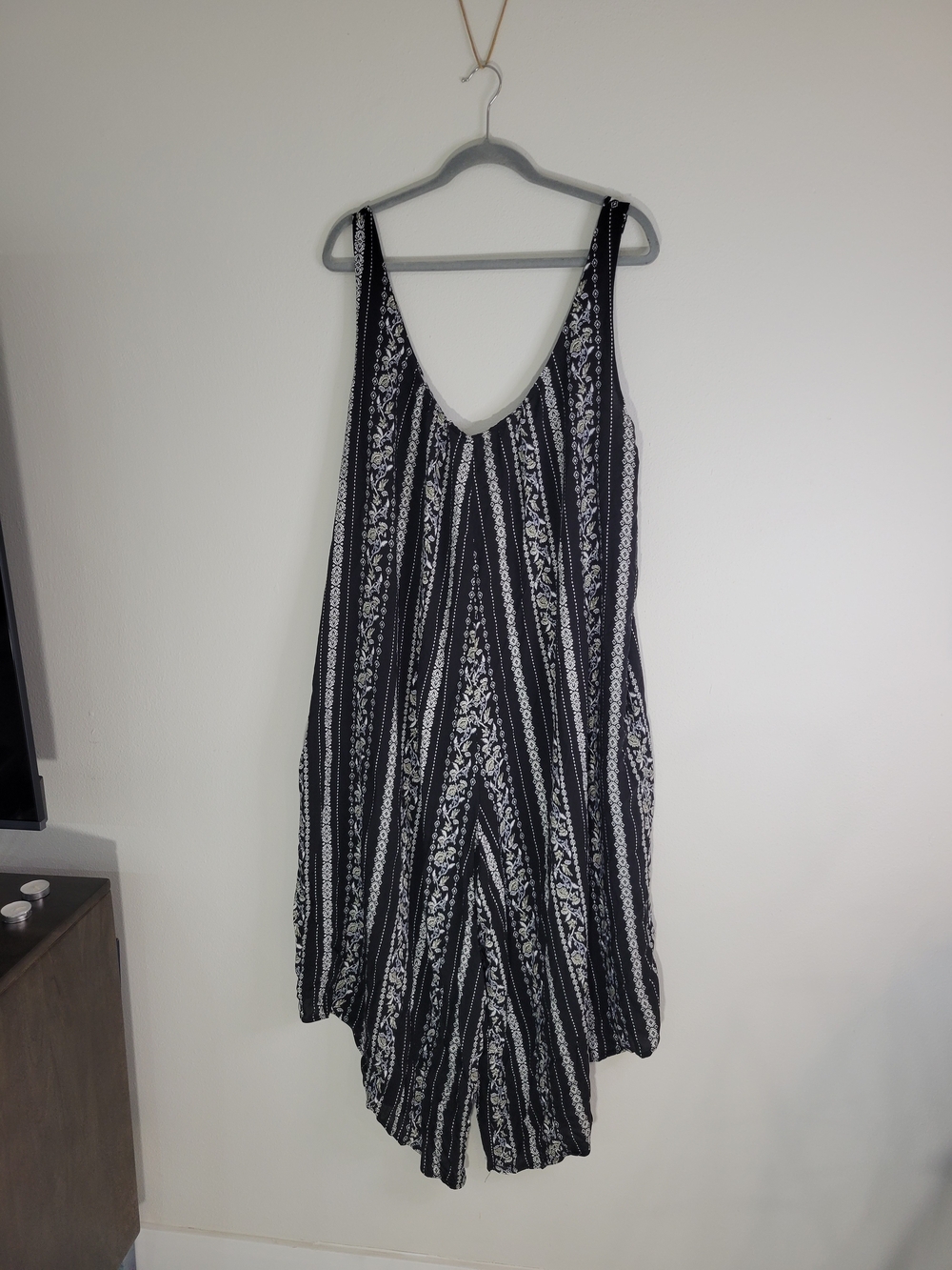 Marlow & Rose Woman Size 2X Black & White Patterned Women's Sleeveless Dress.